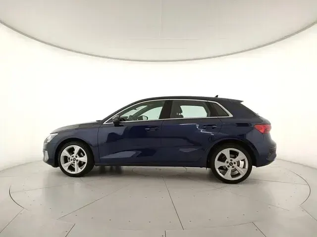 Usata Audi A3 Advanced 116 CV (85 kW) 2023 Blu navarra metallizzato Berlina