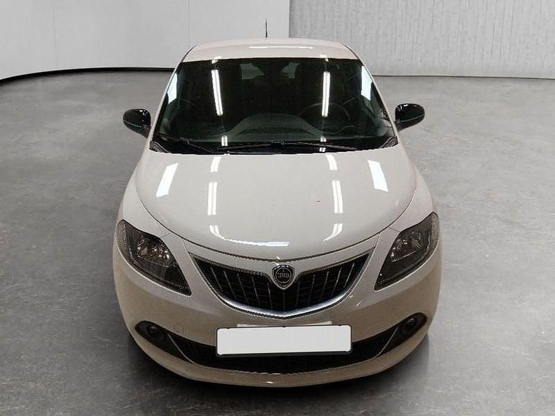 Usata Lancia Ypsilon Gold 70 CV (51 kW) 2021 Bianco Utilitaria