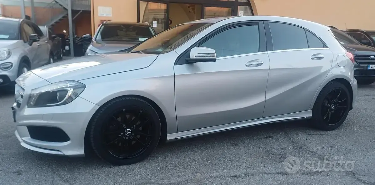 Usata Mercedes A180 Premium 109 CV (80 kW) 2014 Grigio Utilitaria