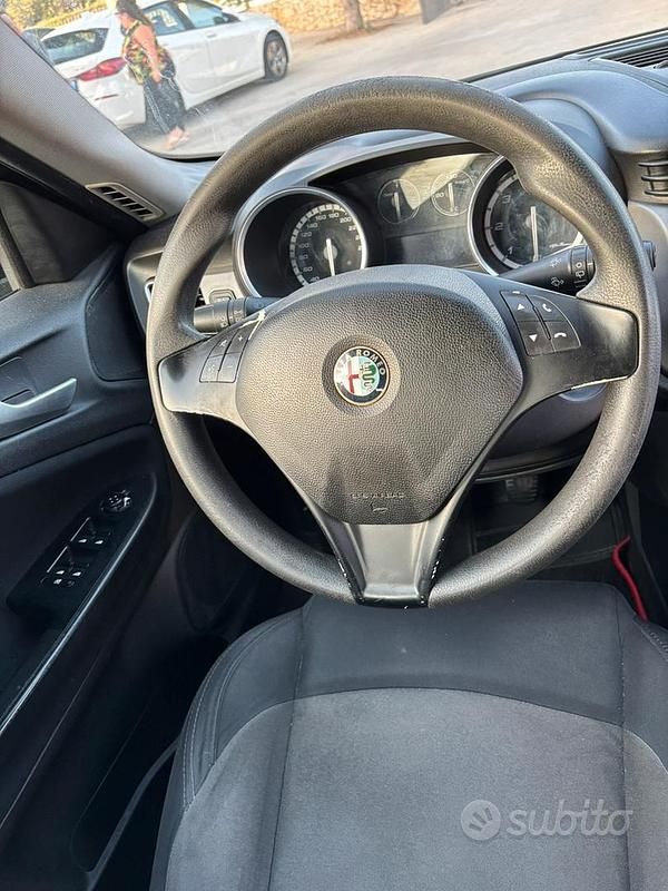 Usata Alfa Romeo Giulietta 120 CV (88 kW) 2015 Nero Utilitaria