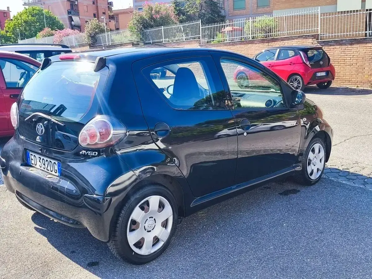 Usata Toyota Aygo Edition 68 CV (50 kW) 2010 Nero Utilitaria