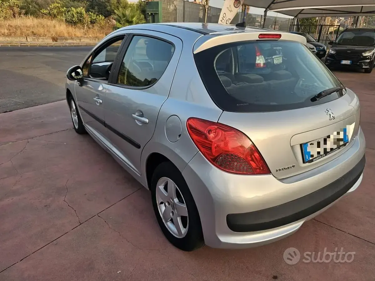 Usata Peugeot 207 68 CV (50 kW) 2009 Grigio Berlina