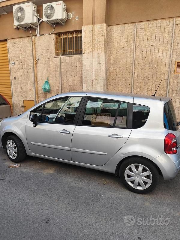 Usata Renault Modus 2011 Grigio Monovolume