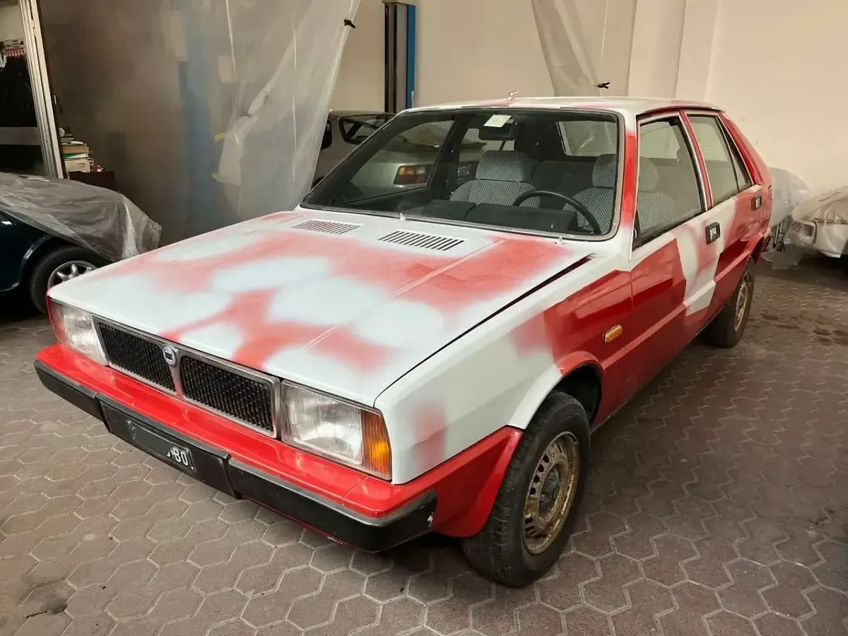 Usata Lancia Delta 75 CV (55 kW) 1982 Rosso Utilitaria