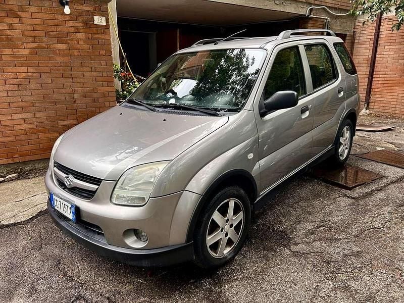 Usata Suzuki Ignis 69 CV (50 kW) 2004 Grigio Utilitaria