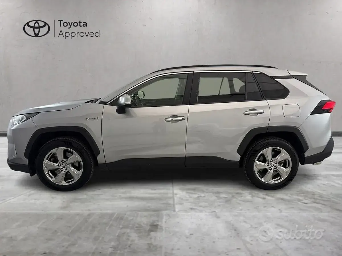 Usata Toyota RAV4 Hybrid Lounge 178 CV (130 kW) 2019 Grigio SUV