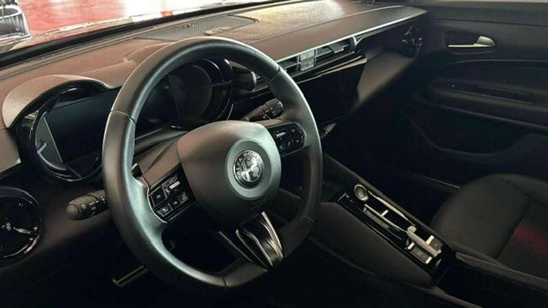 Usata Alfa Romeo Junior Edizione Speciale 136 CV (100 kW) 2024 Blu/azzurro SUV