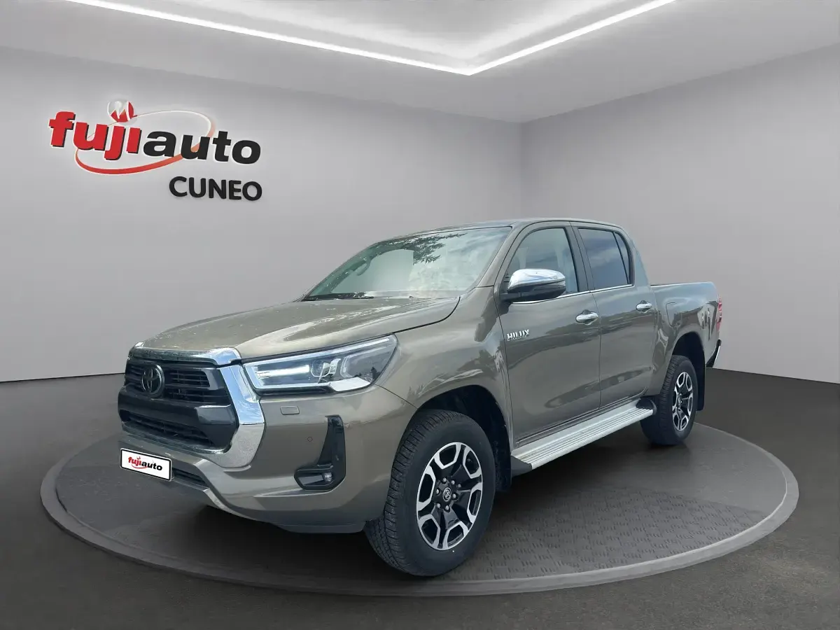 Nuova Toyota HiLux Executive 150 CV (110 kW) 2026 Ozide bronze Pick-up