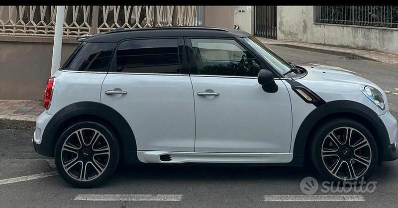 Bianco Usata 2016 Mini Countryman SUV | 12.500 € - Immagine 1/4