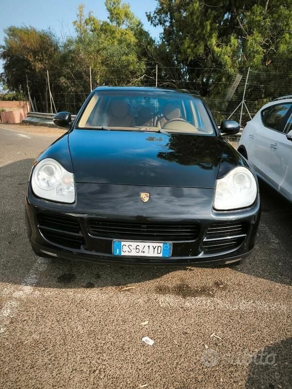 Nero Usata 2005 Porsche Cayenne SUV | 7990 € (Cara) - Immagine 1/4