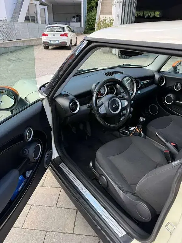 Usata Mini ONE 75 CV (55 kW) 2009 Bianco Utilitaria