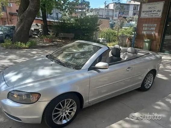 Grigio Usata 2009 Volvo C70 Cabrio | 4900 € - Immagine 1/4
