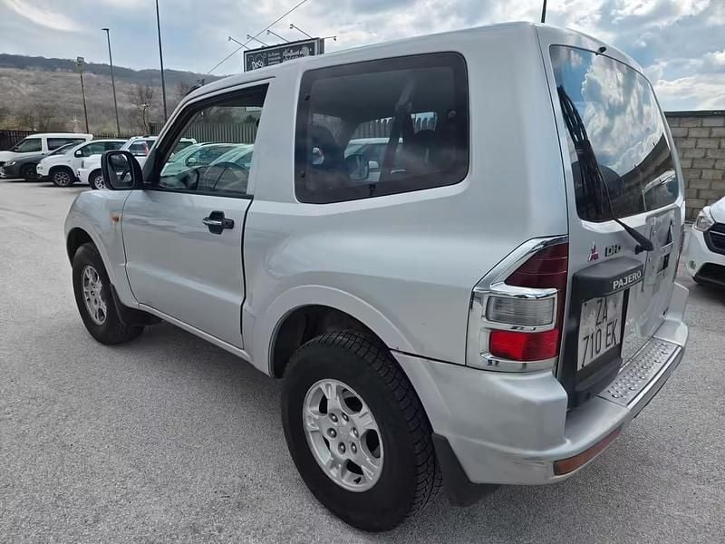 Usata Mitsubishi Pajero 164 CV (120 kW) 2000 Argento SUV