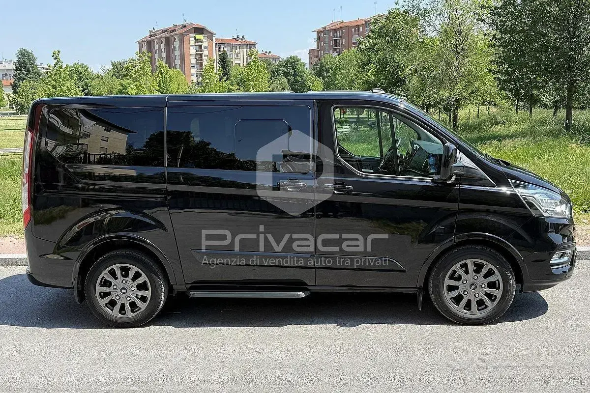 Usata Ford Tourneo Titanium 170 CV (125 kW) 2023 Nero Monovolume