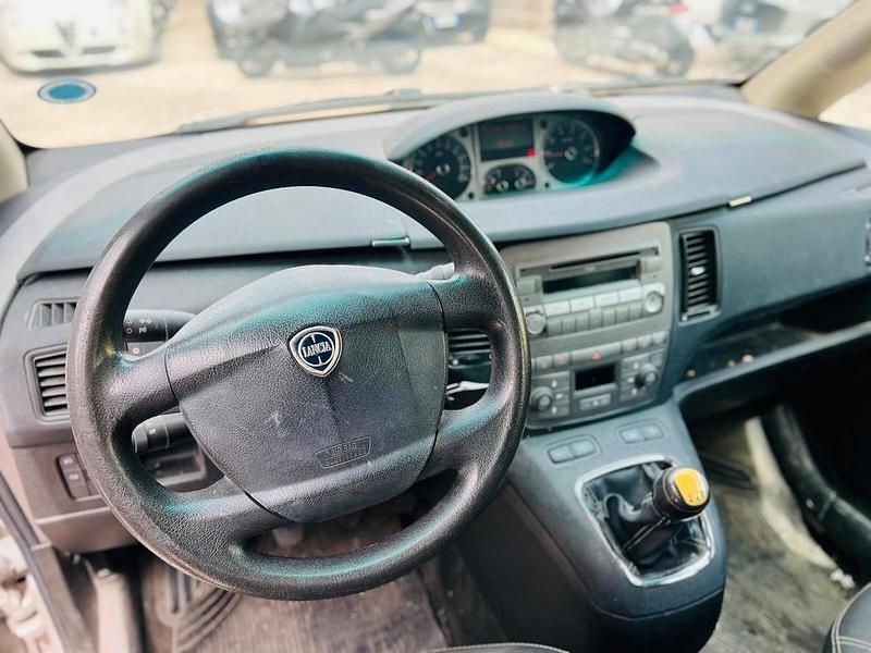 Usata Lancia Musa Platinum 95 CV (69 kW) 2011 Grigio Monovolume