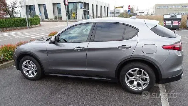 Usata Alfa Romeo Stelvio Business 190 CV (139 kW) 2021 Grigio SUV