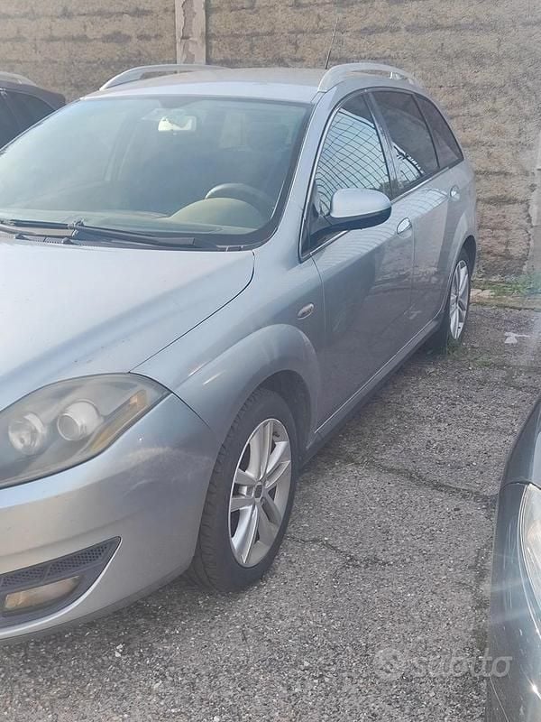 Begagnad Fiat Croma 150 HK (110 kW) 2008 Grå Kombi