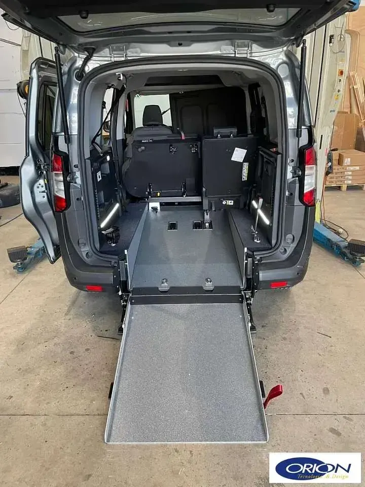 Nuova Ford Courier 2025 Bianco Monovolume
