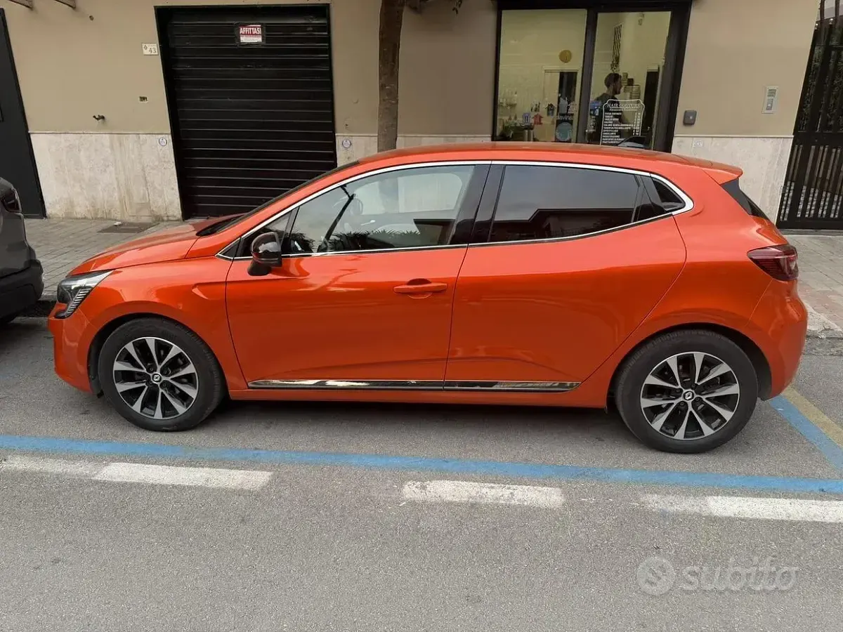 Usata Renault Clio V 101 CV (74 kW) 2022 Berlina