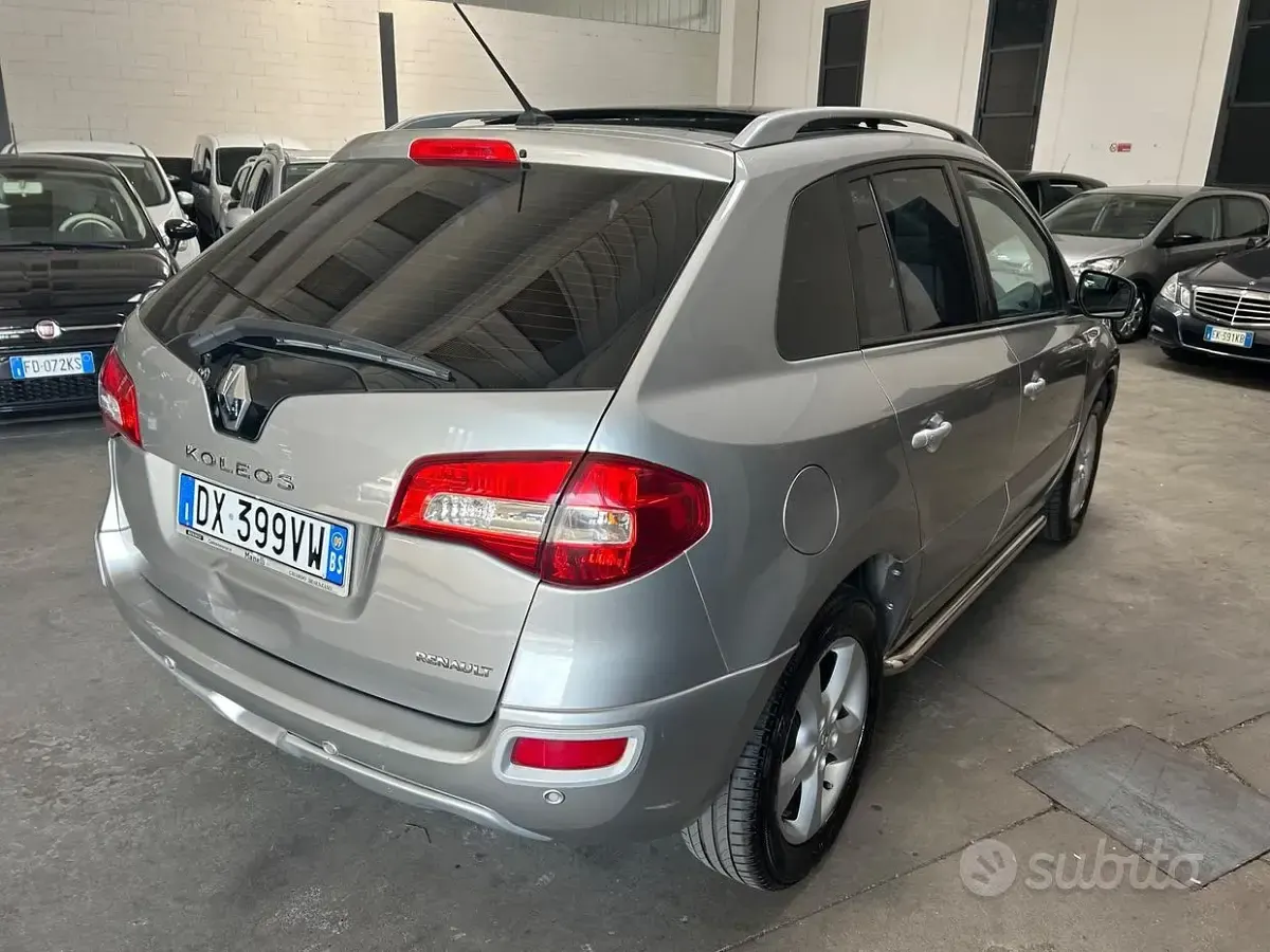 Usata Renault Koleos Dynamique 175 CV (128 kW) 2009 Grigio SUV