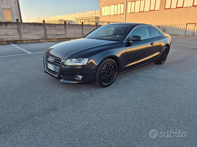 Nero Usata 2010 Audi A5 Ambiente Coupé | 8900 € (Cara) - Immagine 1/4