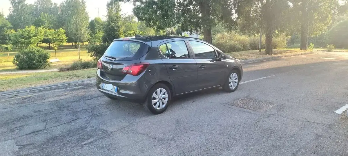 Usata Opel Corsa 75 CV (55 kW) 2017 Nero Utilitaria