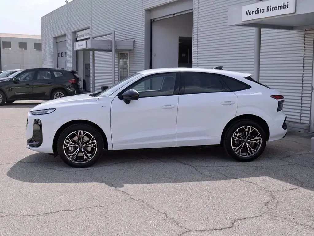 Nuova Audi Q3 Sportback S-Line 150 CV (110 kW) 2026 Madeira opaco SUV