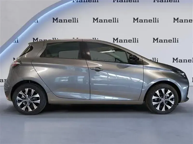 Usata Renault Zoe Evolution 100 kW (136 CV) 2023 Grigio Utilitaria