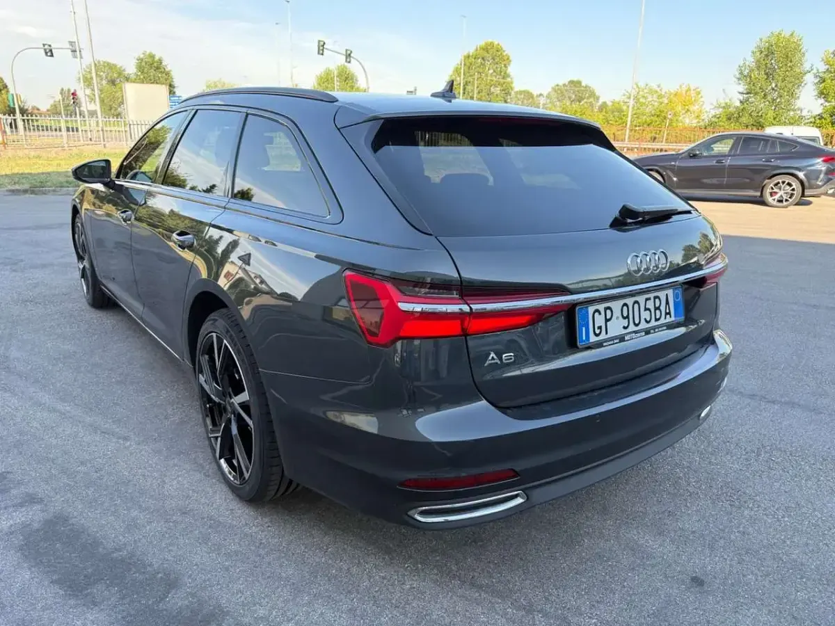 Usata Audi A6 Business 204 CV (150 kW) 2023 Grigio Station wagon