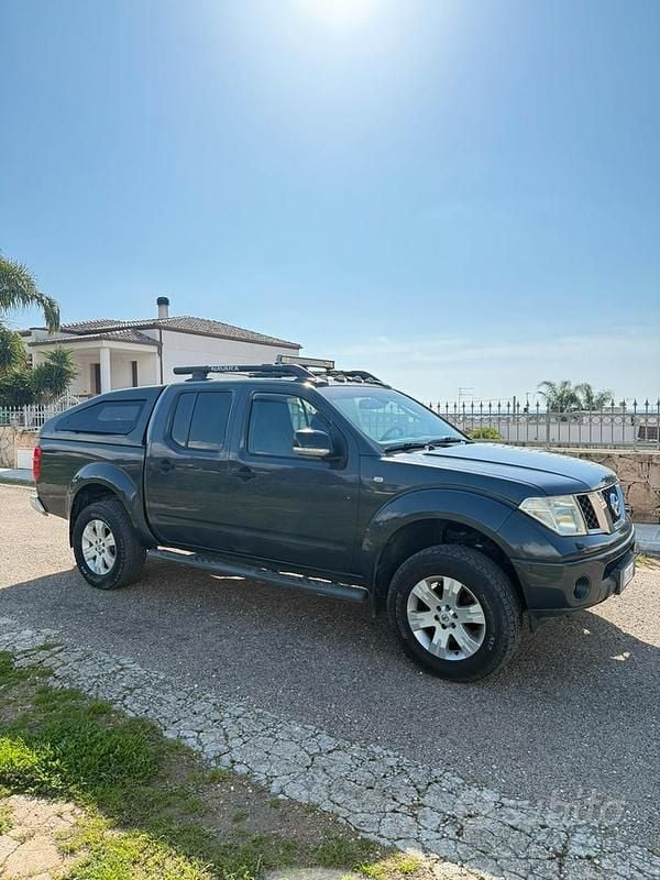Usata Nissan Navara 174 CV (127 kW) 2007 Blu Pick-up