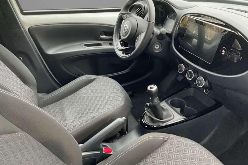 Usata Toyota Aygo X Trend 72 CV (52 kW) 2024 Bianco SUV