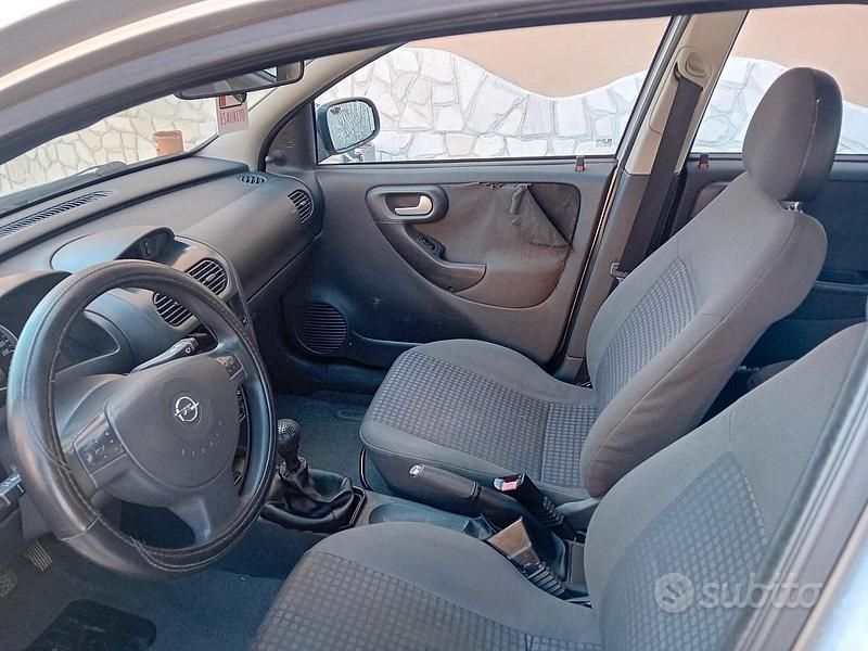 Usata Opel Corsa Club 75 CV (55 kW) 2003 Grigio Utilitaria