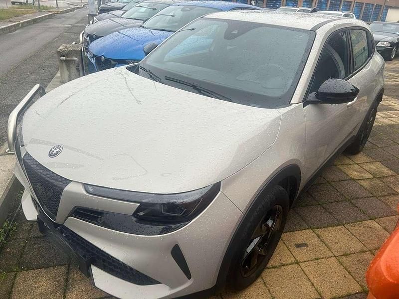 Beige Usata 2025 Alfa Romeo Junior SUV | 26.500 € (Ottimo prezzo) - Immagine 1/3