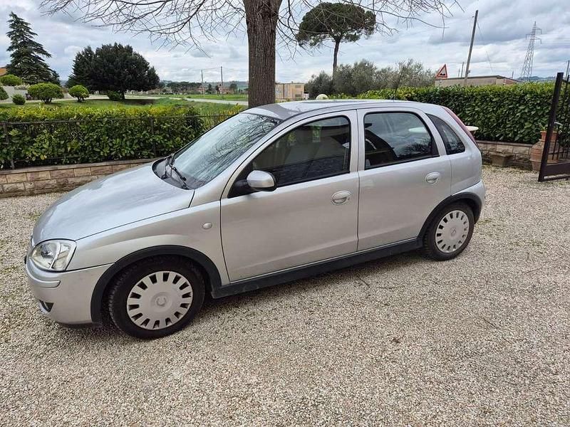 Usata Opel Corsa Enjoy 80 CV (58 kW) 2005 Grigio Utilitaria