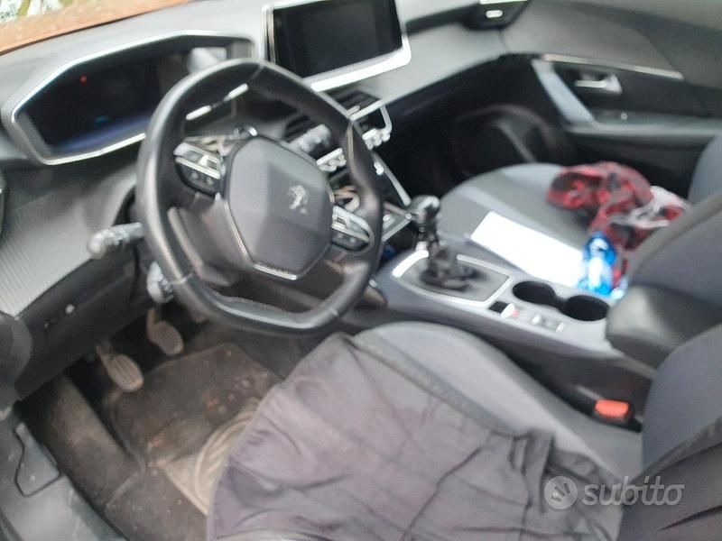 Usata Peugeot 2008 131 CV (96 kW) 2020 SUV