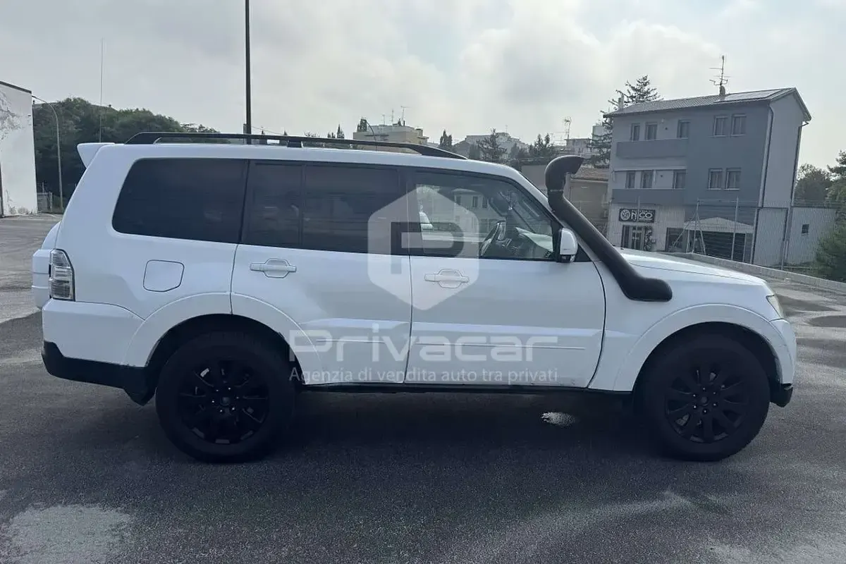Usata Mitsubishi Pajero Instyle 170 CV (125 kW) 2007 Bianco SUV