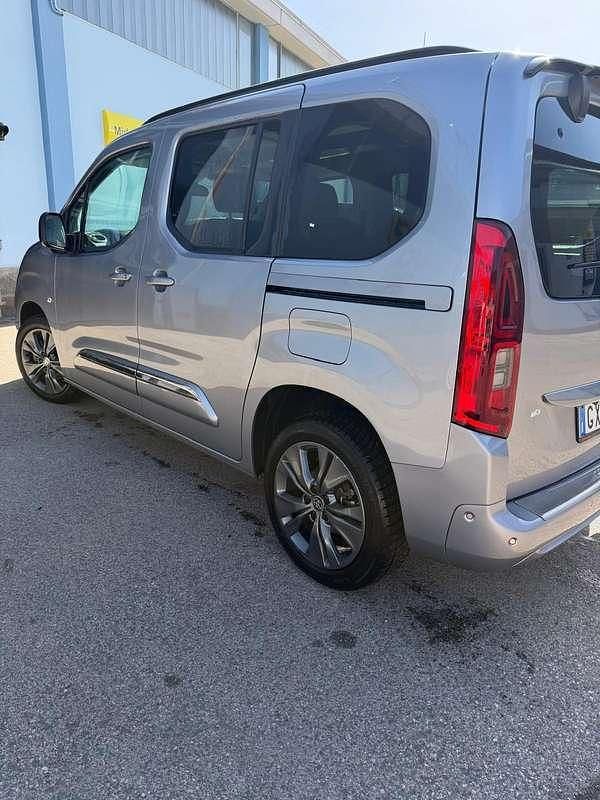 Usata Toyota Proace City City 131 CV (96 kW) 2024 Grigio Monovolume