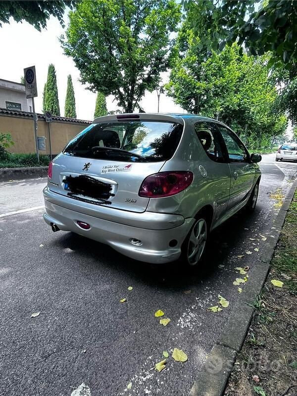 Usata Peugeot 206 109 CV (80 kW) 2006 Grigio Utilitaria