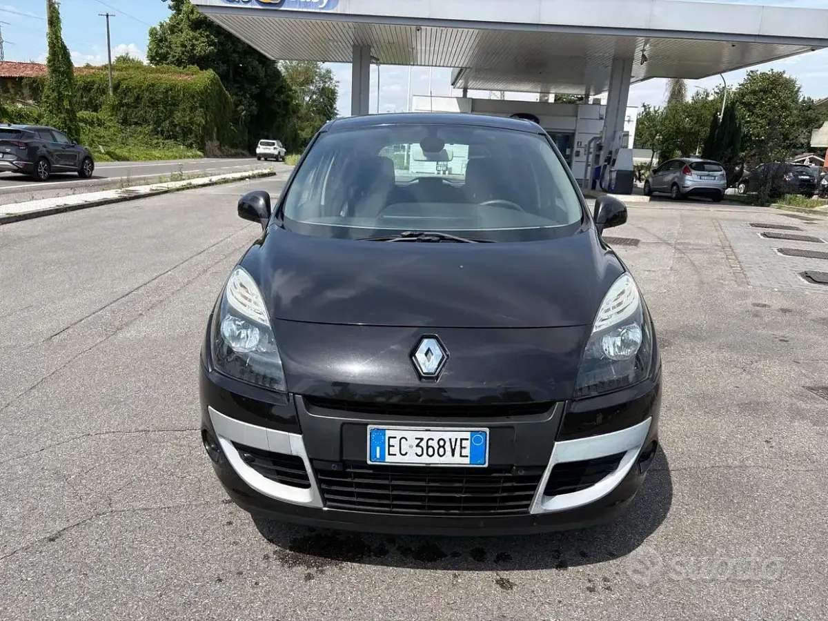 Usata Renault Scénic Dynamique 110 CV (80 kW) 2010 Nero Monovolume
