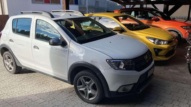 Usata Dacia Sandero Stepway 90 CV (66 kW) 2017 Bianco Berlina