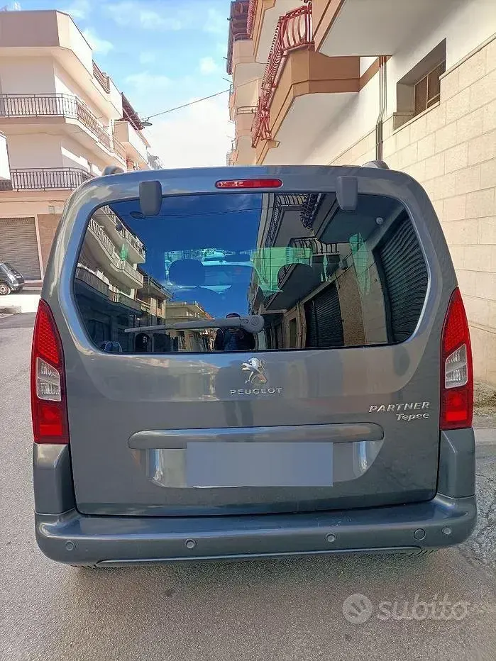 Usata Peugeot Partner 115 CV (84 kW) 2014 Grigio Monovolume