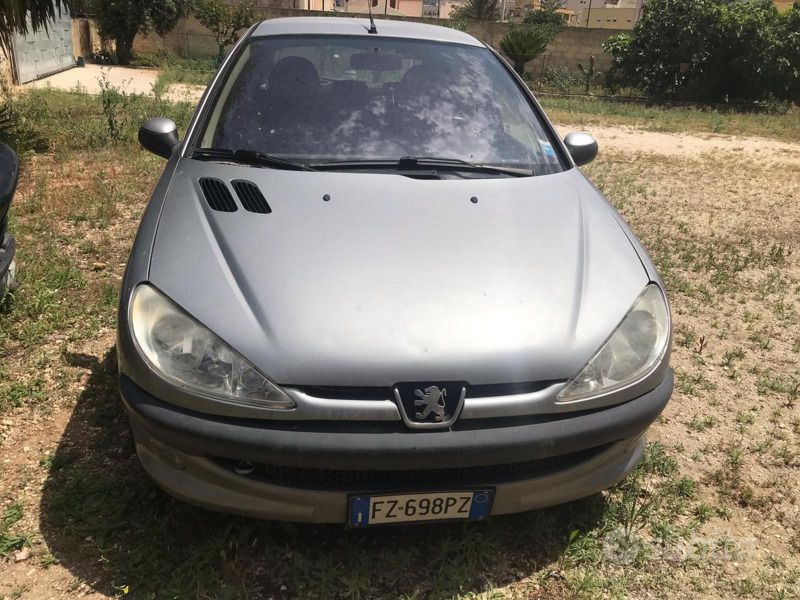 Usata Peugeot 206 68 CV (50 kW) 2004 Utilitaria