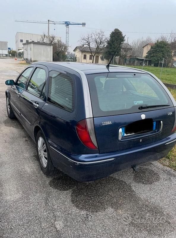 Usata Lancia Lybra 116 CV (85 kW) 2003 Blu Station wagon