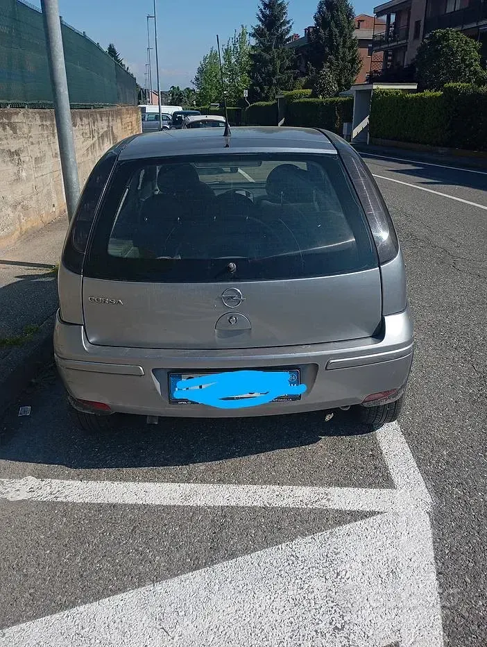 Usata Opel Corsa 54 CV (39 kW) 2004 Utilitaria