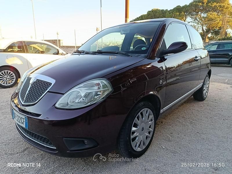 Usata Lancia Ypsilon 77 CV (56 kW) 2007 Viola Utilitaria