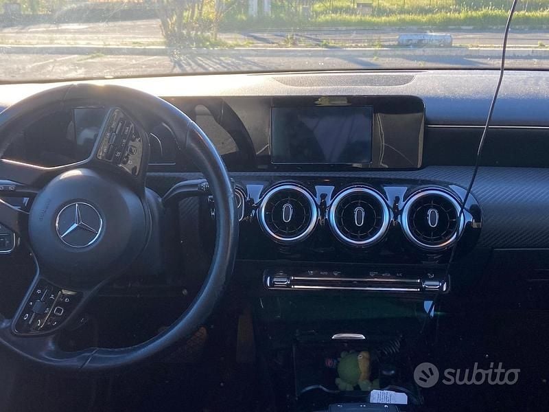 Usata Mercedes A180 Business 116 CV (85 kW) 2020 Nero Berlina