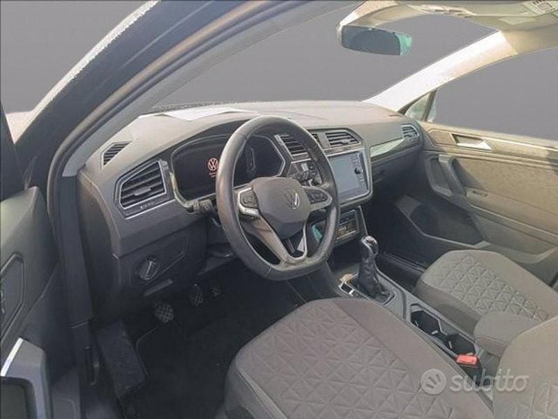 Usata VW Tiguan Life 122 CV (89 kW) 2022 Grigio SUV