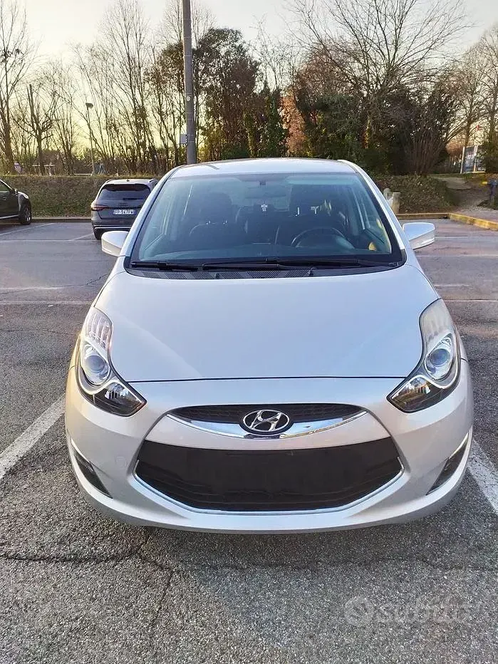 Usata Hyundai ix20 90 CV (66 kW) 2012 Grigio Utilitaria