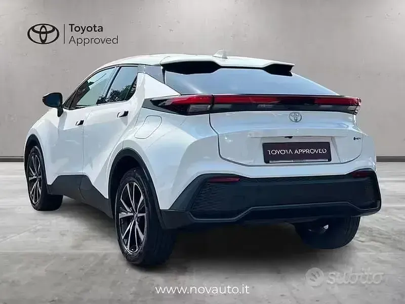 Usata Toyota C-HR Trend 197 CV (144 kW) 2024 Bianco SUV