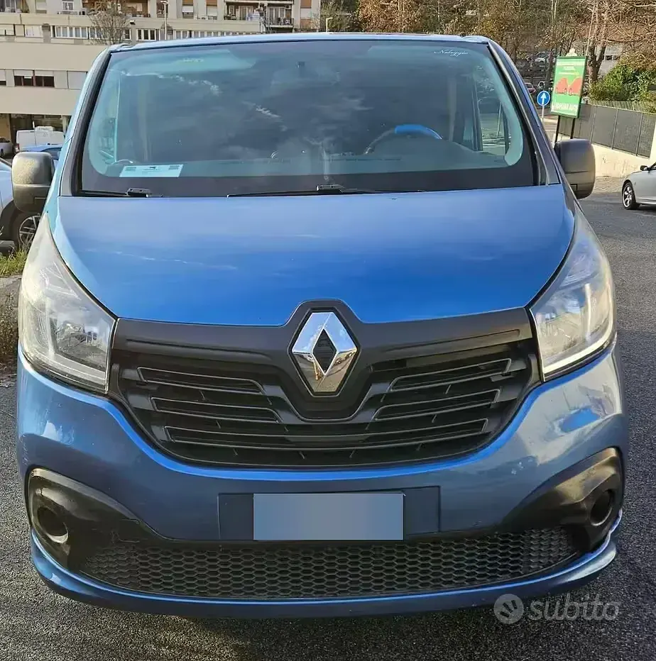Usata Renault Trafic 115 CV (84 kW) 2015 Bluazzurro Monovolume